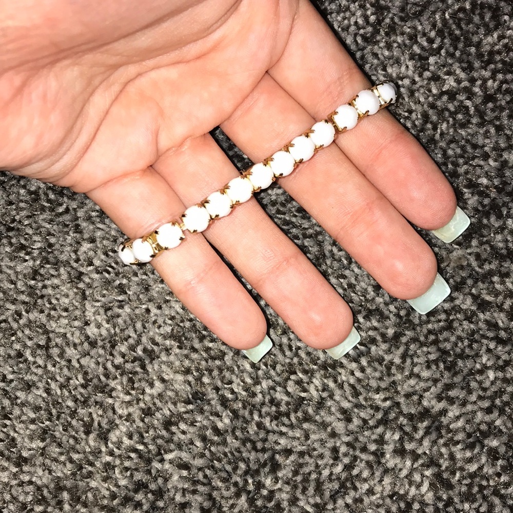 white and gold beaded bracelet